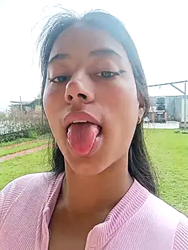 Raven stonee01 online show from May 2026 09:25:02 PM