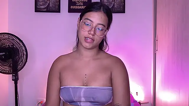 Raven stonee01 online show from July 2026 12:32:01 AM