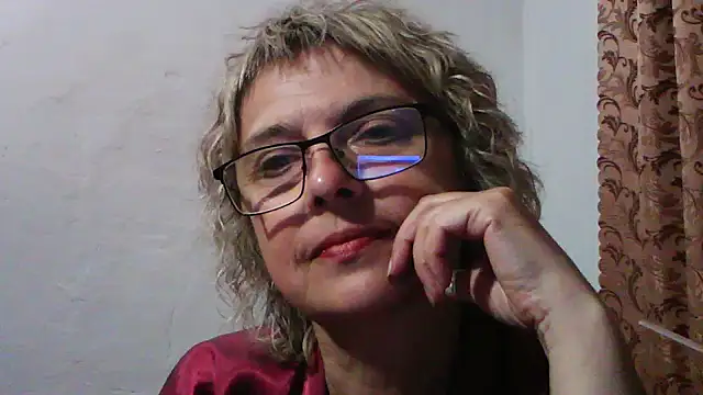Snapshot of ElizabethGorden chatting on June 2026 07:19:01 PM ElizabethGorden online show from June 2026 07:19:01 PM