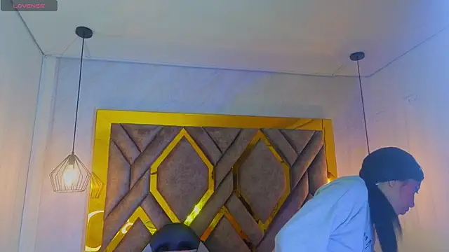 Ey Im simone  online show from May 2026 11:46:02 AM
