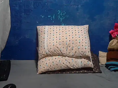 hotchilimom online show from May 2026 07:39:01 PM