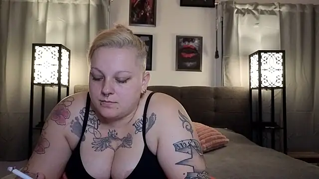 Lady Peggi online show from May 2026 09:13:01 PM