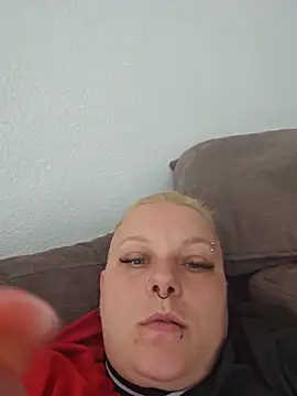 Lady Peggi online show from June 2026 12:27:01 PM