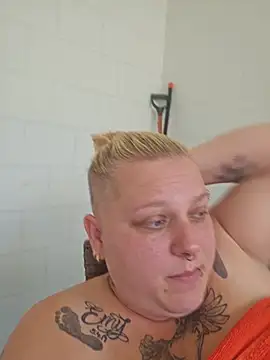 Lady Peggi online show from June 2026 12:43:01 PM