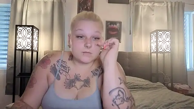 Lady Peggi online show from June 2026 06:19:01 PM