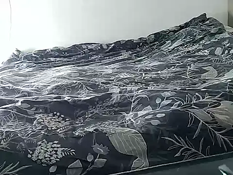 Snapshot of Carlyfr chatting on November 2025 08:09:02 PM Carlyfr online show from November 2025 08:09:02 PM