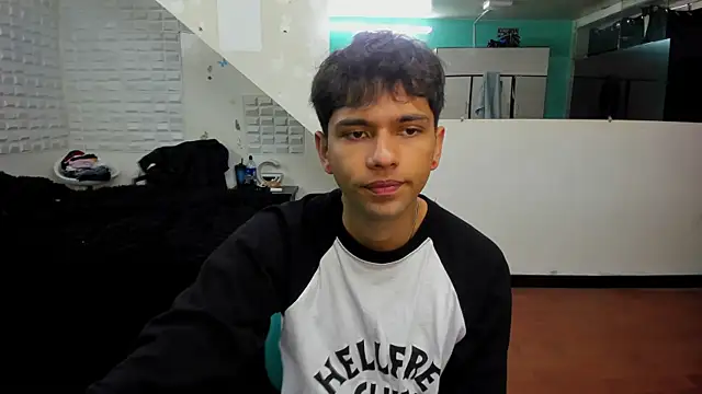 Erick hot12 online show from May 2026 08:00:02 PM