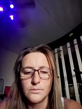 Queenle91 online show from June 2026 05:58:01 PM