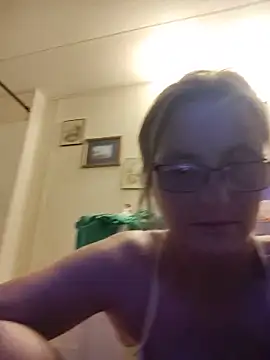 Queenle91 online show from June 2026 04:24:02 AM