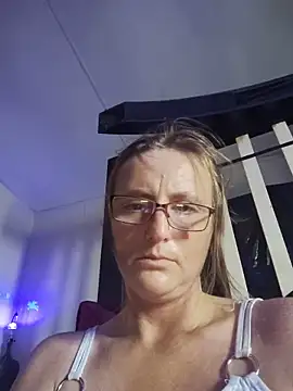 Queenle91 online show from June 2026 10:29:02 PM