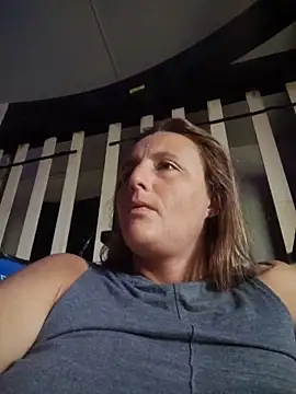 Queenle91 online show from May 2026 03:40:02 PM