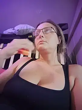 Queenle91 online show from June 2026 12:37:01 AM