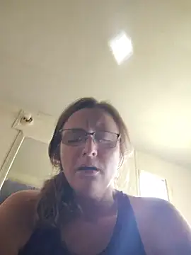 Queenle91 online show from June 2026 06:24:01 PM