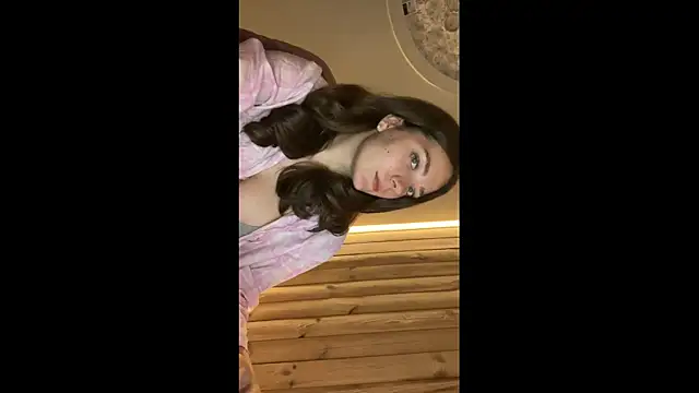 HoneyWithHeat1 online show from May 2026 08:40:02 PM