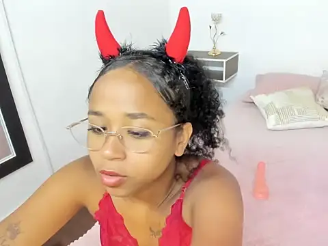 Snapshot of wizarpamela chatting on May 2026 06:55:02 PM wizarpamela online show from May 2026 06:55:02 PM