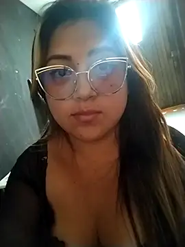 HotBellaX online show from May 2026 08:33:02 PM