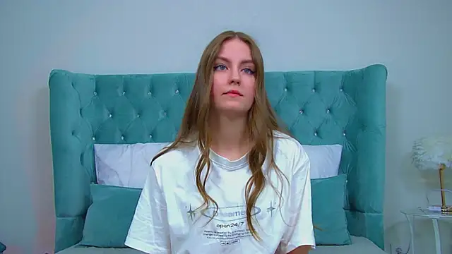 SofiaSarvains online show from June 2026 07:09:02 PM