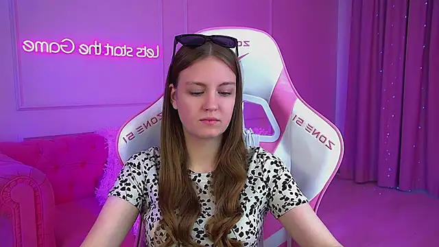 SofiaSarvains online show from May 2026 06:07:02 AM