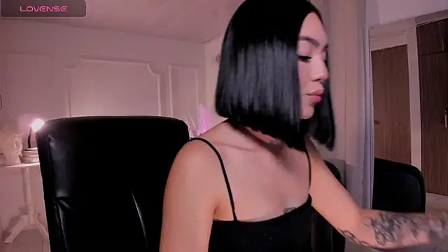 Violet Harmon  online show from June 2026 10:20:01 AM