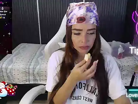 naomis 36 online show from August 2026 01:53:01 PM