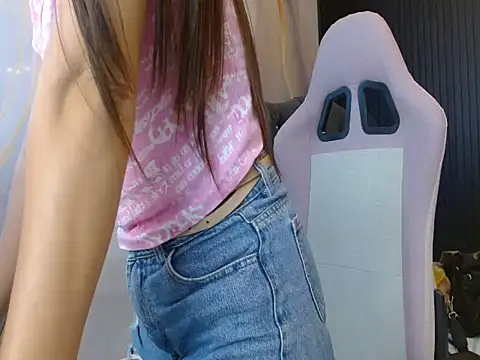 naomis 36 online show from July 2026 01:33:01 PM