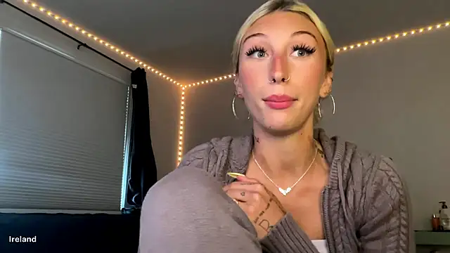 Itsirelandbby online show from May 2026 08:09:01 PM