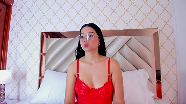 AnnieVanegas online show from May 2026 04:40:01 AM