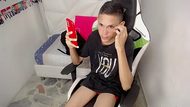 Snapshot of sombra_18 chatting on May 2026 08:45:02 PM sombra 18 online show from May 2026 08:45:02 PM