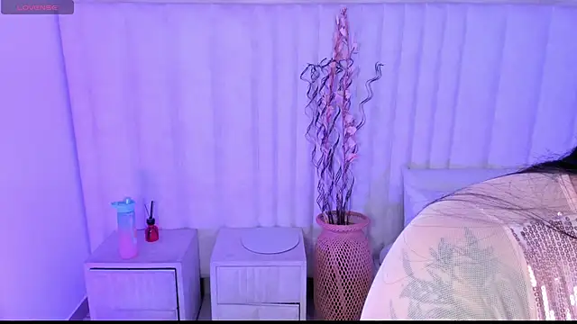 Amara lunee online show from May 2026 05:00:01 AM