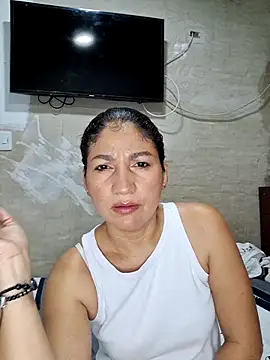 Rosa1079 online show from May 2026 06:13:02 AM