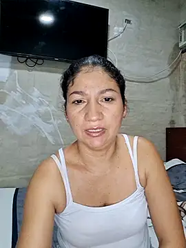 Rosa1079 online show from May 2026 03:17:02 AM