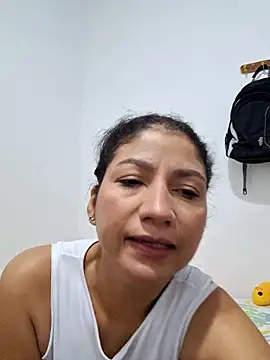 Rosa1079 online show from May 2026 12:13:02 PM