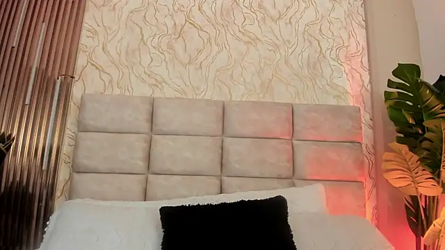 Snapshot of GinaSalanne chatting on July 2026 12:44:02 PM GinaSalanne online show from July 2026 12:44:02 PM