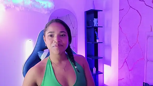 BrianaRuiiz  online show from June 2026 01:33:01 PM