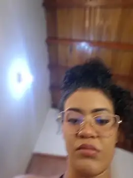 Snapshot of Alondra1810 chatting on June 2026 09:53:02 PM Alondra1810 online show from June 2026 09:53:02 PM