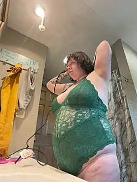 Snapshot of LilithNyxx chatting on May 2026 02:31:02 PM LilithNyxx online show from May 2026 02:31:02 PM
