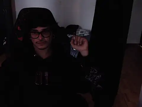 Snapshot of lilgothboy chatting on May 2026 08:12:01 PM lilgothboy online show from May 2026 08:12:01 PM