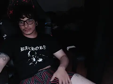 Snapshot of lilgothboy chatting on June 2026 05:51:02 AM lilgothboy online show from June 2026 05:51:02 AM
