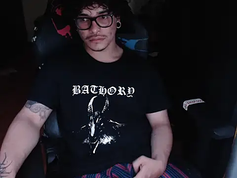 Snapshot of lilgothboy chatting on June 2026 04:11:02 PM lilgothboy online show from June 2026 04:11:02 PM