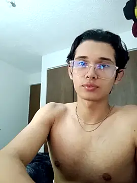x-NoAh-x online show from May 2026 03:32:01 AM