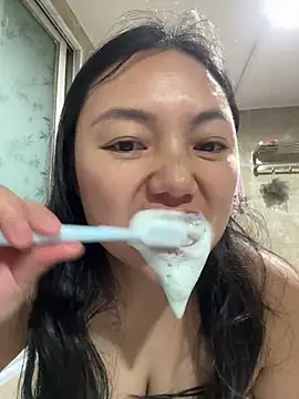 yanling668 online show from May 2026 03:58:02 PM