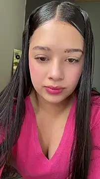 Snapshot of GlimmerRosse chatting on June 2026 04:56:01 PM GlimmerRosse online show from June 2026 04:56:01 PM
