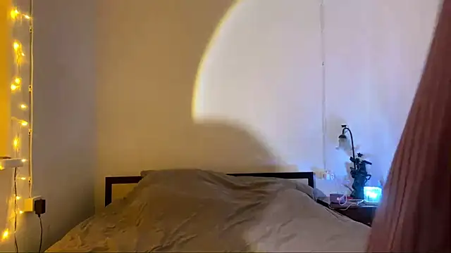 MoonlitMuse82 online show from May 2026 03:59:02 PM