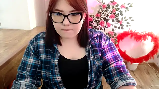 Snapshot of KarolinasHot chatting on June 2026 01:23:02 PM KarolinasHot online show from June 2026 01:23:02 PM