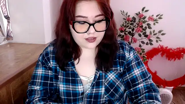 Snapshot of KarolinasHot chatting on June 2026 06:53:01 PM KarolinasHot online show from June 2026 06:53:01 PM