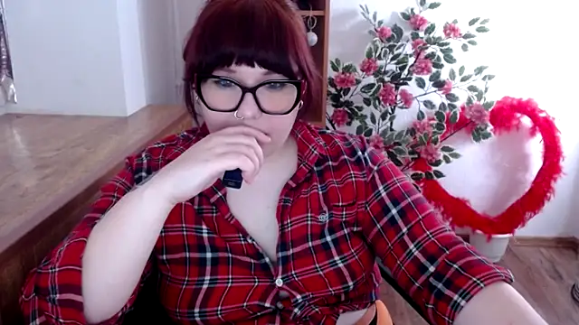 Snapshot of KarolinasHot chatting on May 2026 12:40:01 AM KarolinasHot online show from May 2026 12:40:01 AM