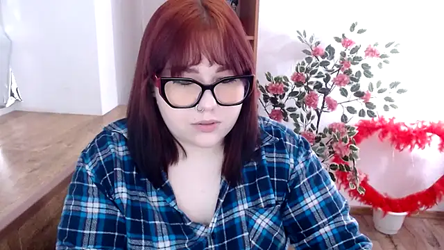 Snapshot of KarolinasHot chatting on June 2026 05:01:01 PM KarolinasHot online show from June 2026 05:01:01 PM