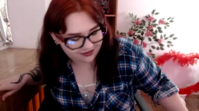 Snapshot of KarolinasHot chatting on June 2026 01:27:01 AM KarolinasHot online show from June 2026 01:27:01 AM
