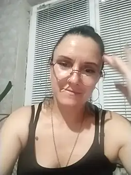 MillaMia45 online show from May 2026 07:45:01 PM