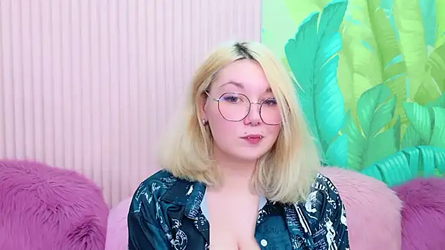 Cassey Well online show from May 2026 04:20:02 PM